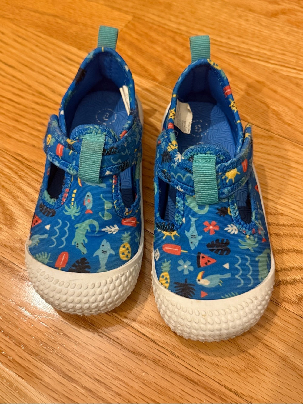 Cat & Jack Blue Ocean Print Kids Water Shoes with Hook-and-Loop Strap